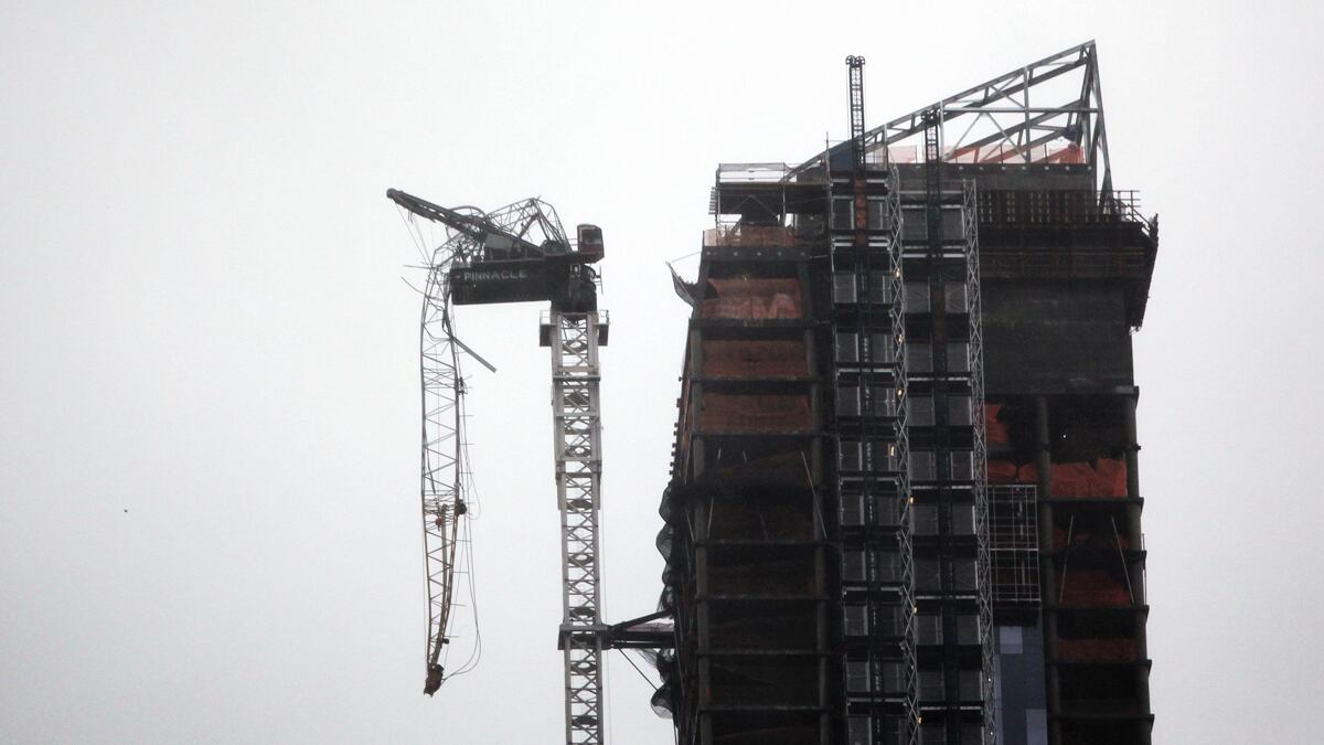 cheats/2012/10/29/crane-teeters-from-manhattan-tower/crane-west-57th-sandy-cheat_nlssj3