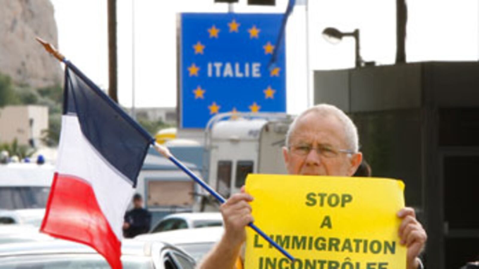 cheats/2011/04/17/france-blocks-trains-carrying-african-migrants/france-immigrant-trains_gflsu6