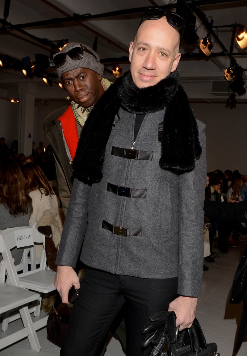 galleries/2014/03/20/best-celebrity-photobombs/140319-celeb-photobomb12-tease_yrcrax