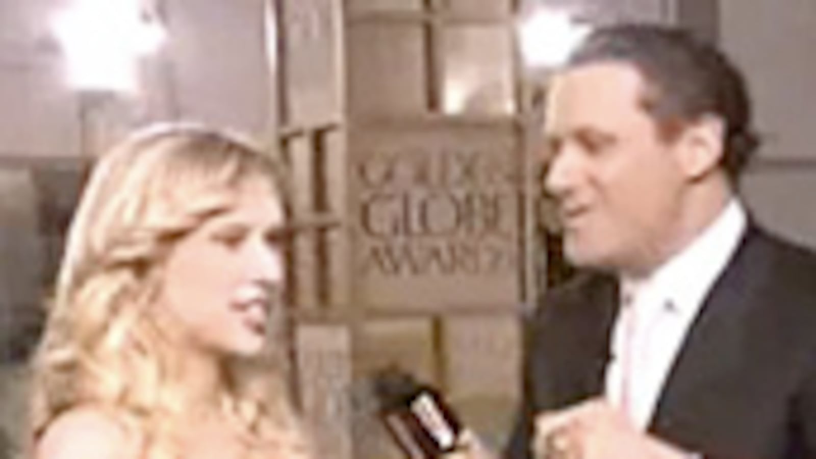 articles/2009/09/18/10-red-carpet-catastrophes/video-red-carpet-disasters_50343_qga4dx