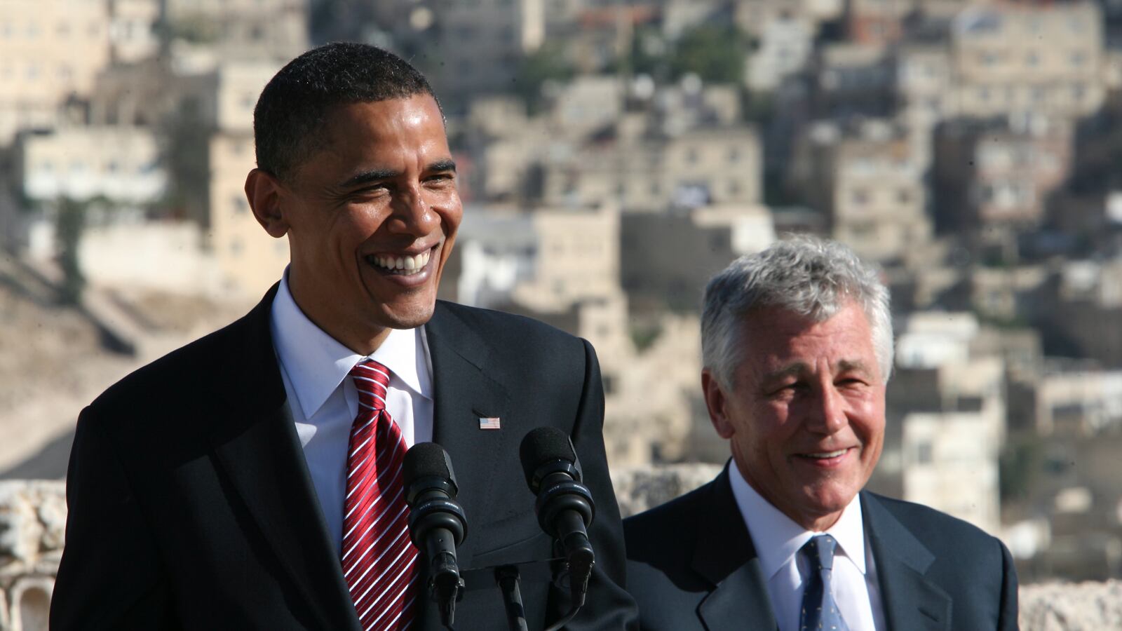 cheats/2013/01/06/hagel-to-be-defense-secretary/obama-hagel-smile_nqk6wd