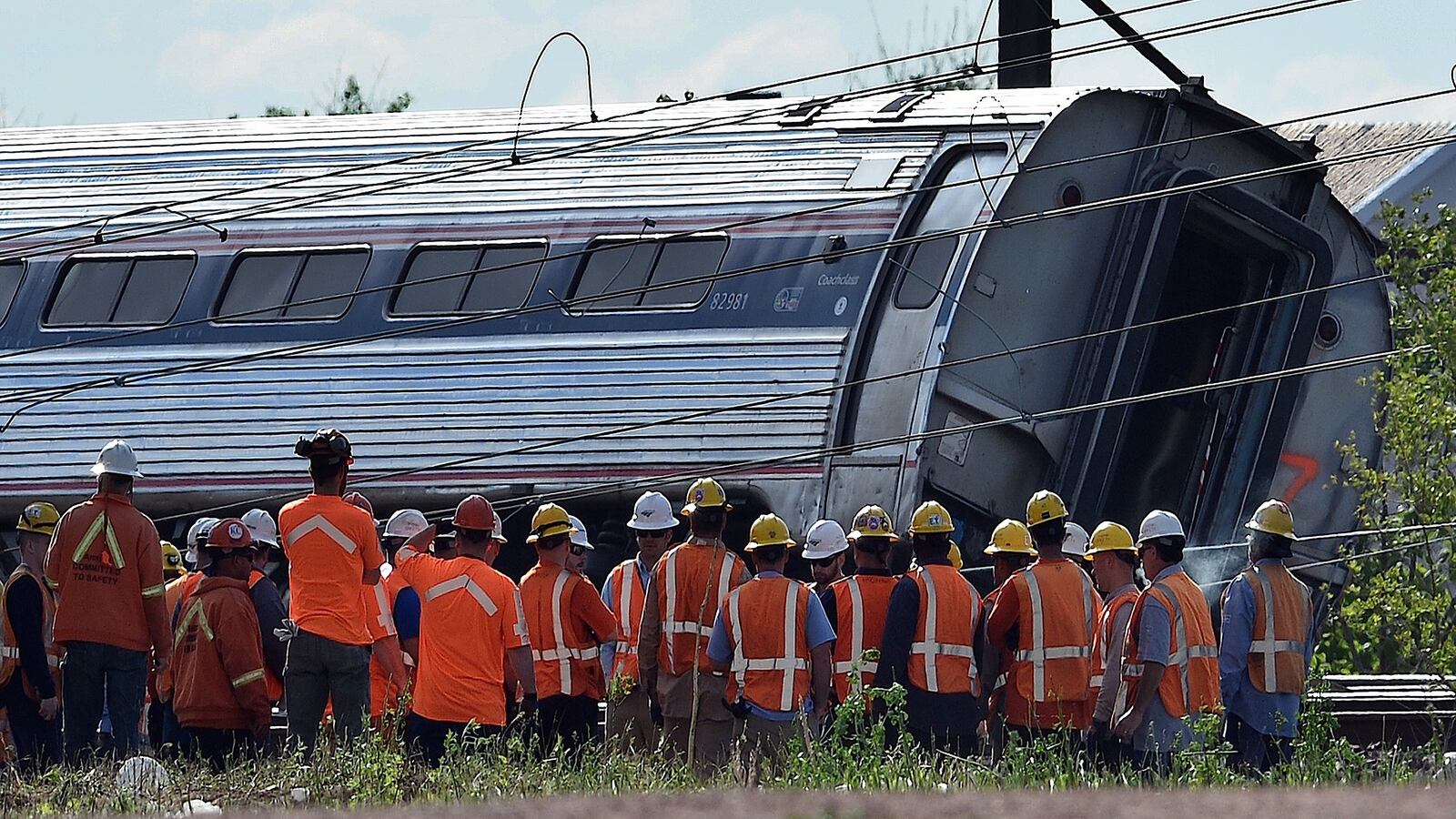 cheats/2015/06/10/house-cuts-amtrak-oks-cameras/150610-amtrak-funding-cheat_btrjwc