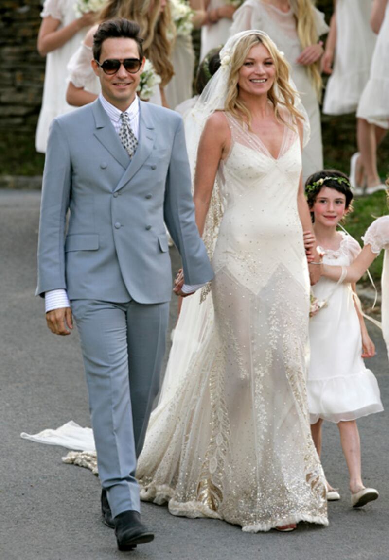 galleries/2011/07/30/celebrity-wedding-dresses-photos/wedding-dresses-moss_sv7c0a