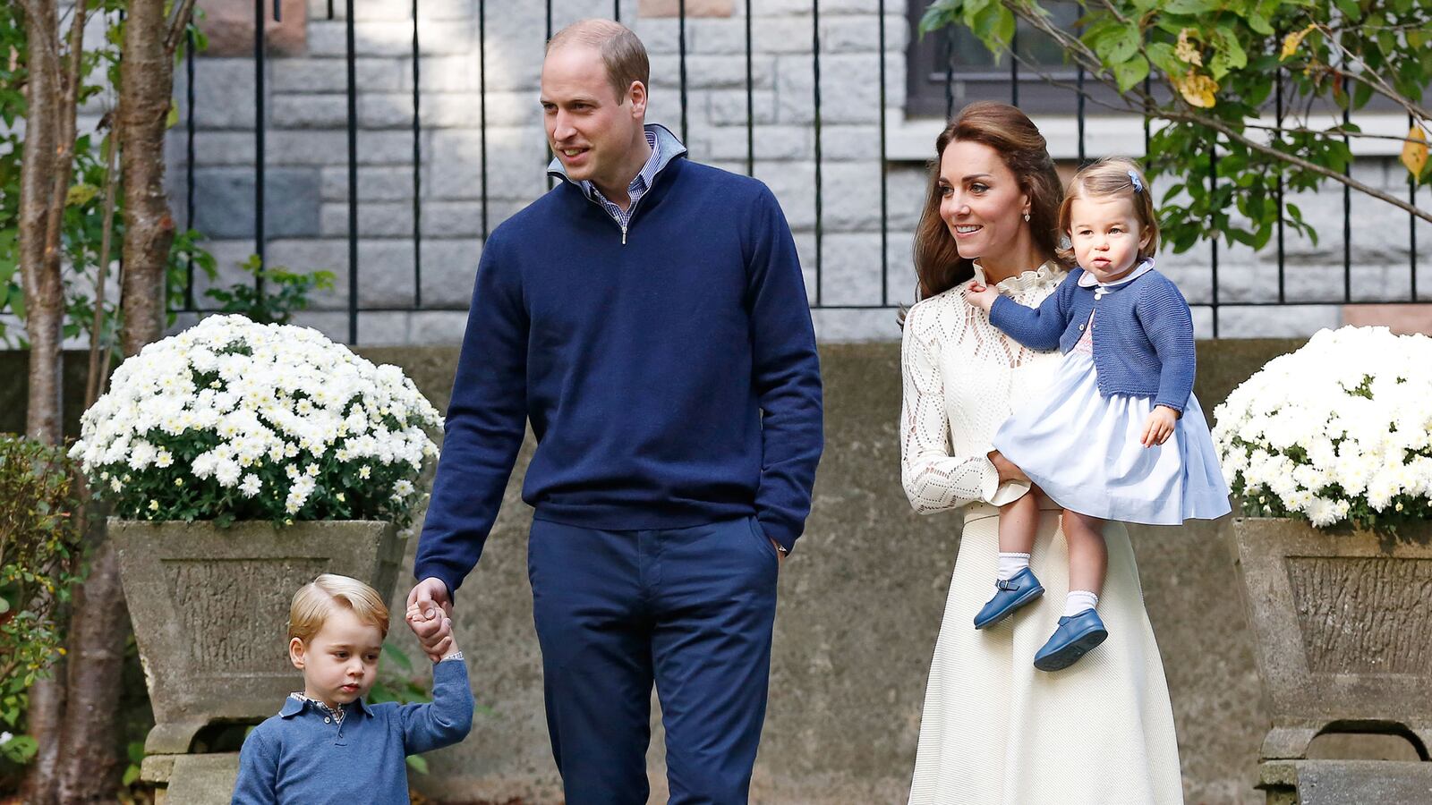 articles/2016/09/29/how-prince-george-and-princess-charlotte-saved-the-royal-tour/160929-sykes-canada-royals-tease_jxvi8u