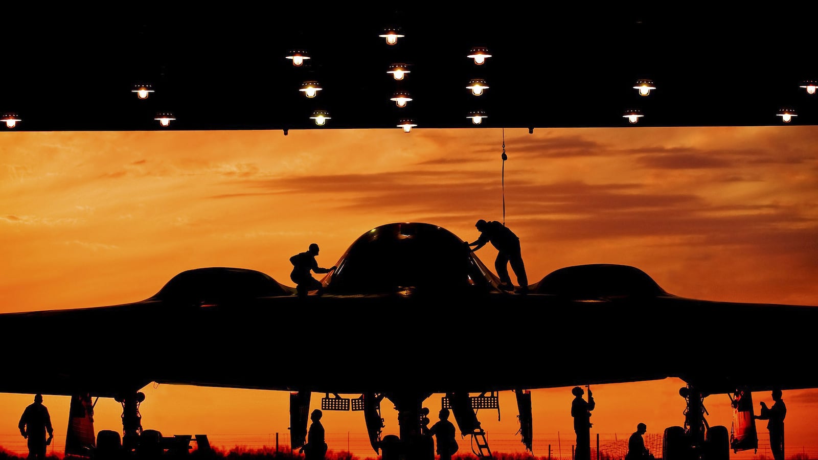 articles/2014/09/22/is-the-pentagon-s-55-billion-stealth-bomber-too-big-a-secret/140919-Sweetman-secrecy-tease_twwz1k