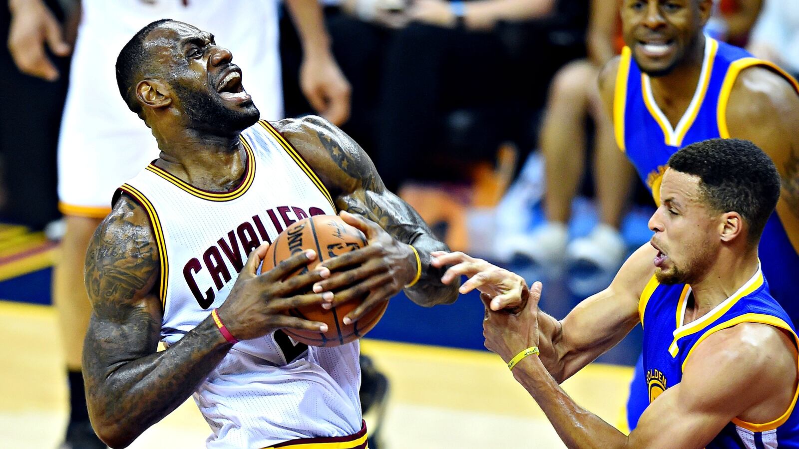 articles/2016/06/13/warriors-vs-cavs-game-5-live-stream-online/160613-warriors-cavaliers-game-5-live-stream-tease_r8rr22