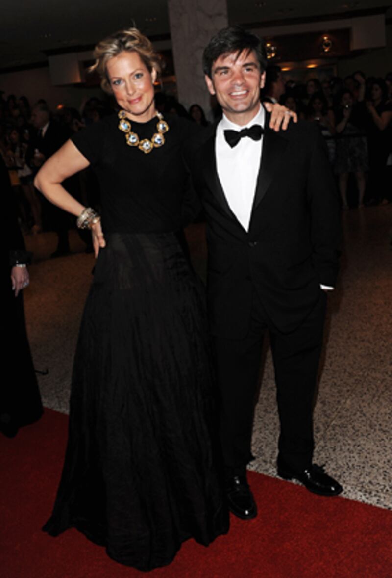 galleries/2009/05/10/white-house-correspondents-dinner/correspondence-dinner---stephanopoulos_llzxsu