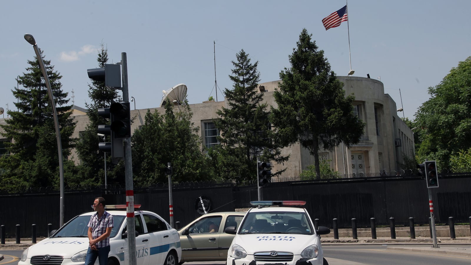 cheats/2013/08/01/u-s-closes-embassies-across-middle-east/130801-embassies-cheat_jpyuwo