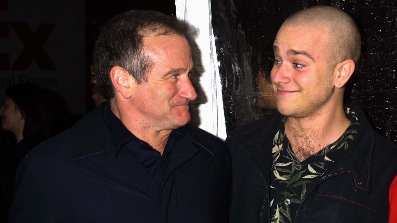 Robin Williams and his son Zak in 2002 at the Death to Smoochy Premiere.