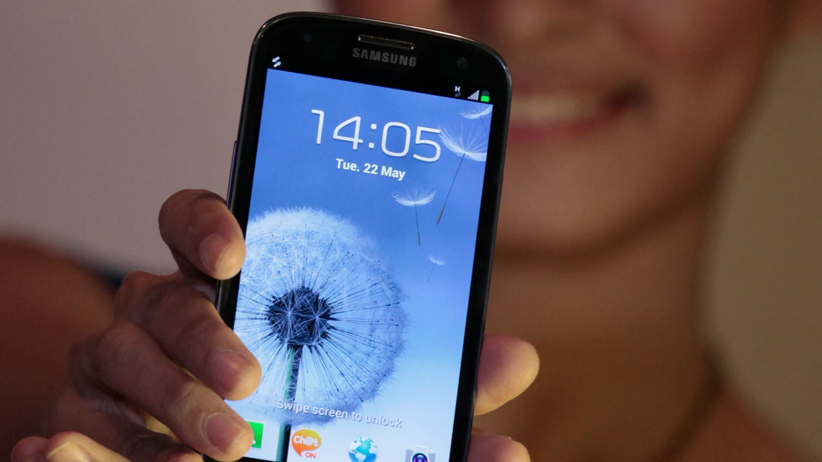 cheats/2012/05/29/samsung-rolls-out-galaxy-s3/samsung-galaxy-sIII-cheat_o700hq