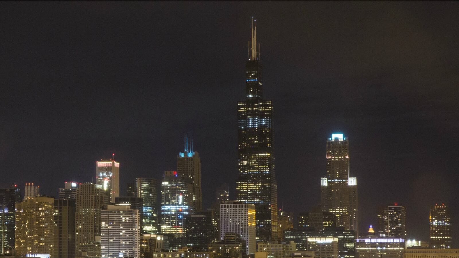 cheats/2015/12/14/chicago-cop-acquitted-in-brutality-case/151214-chicago-pd-cheat_hcw4ie