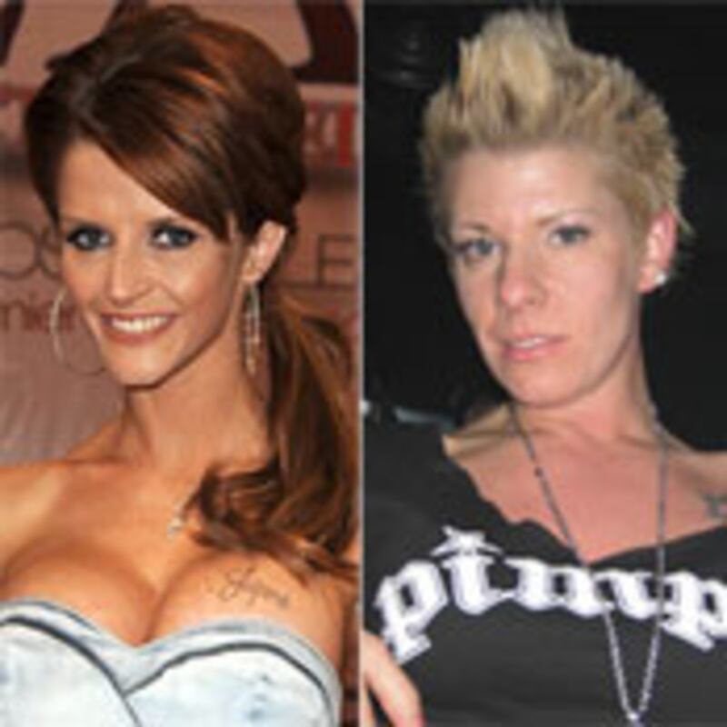 articles/2010/07/11/joslyn-james-melissa-smith-january-ryan-and-tiger-mistresses-at-exxxotica-expo/romano-mistresses_112983_zzslij