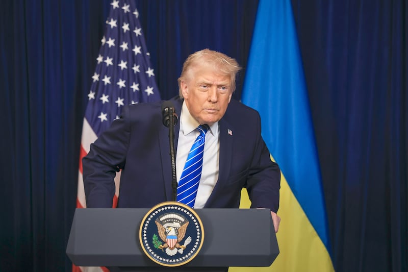 Vance’s Secret Scramble to Save Trump From Musk Revealed - 
                    2. Resim