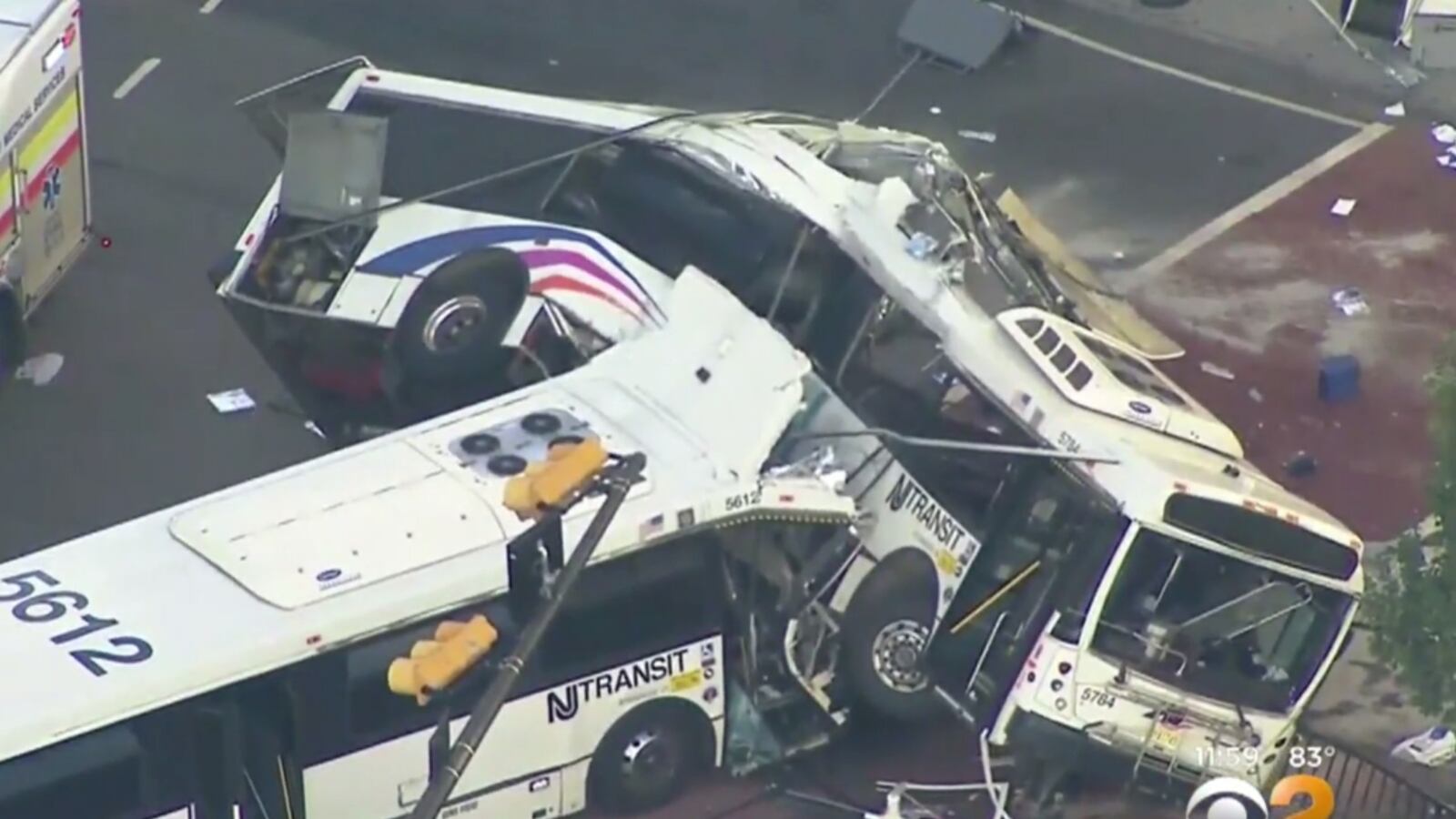 cheats/2016/08/19/2-dead-17-injured-in-newark-bus-crash/160819-bus-crash-cheat_rrbfpk