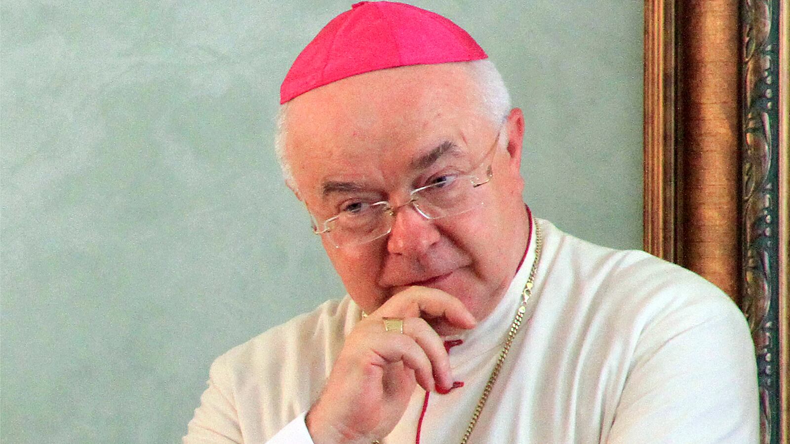 articles/2015/08/28/vatican-s-no-1-pervert-priest-dies-suddenly-in-vatican-city/150828-nadeau-vatican-tease_xcn12x
