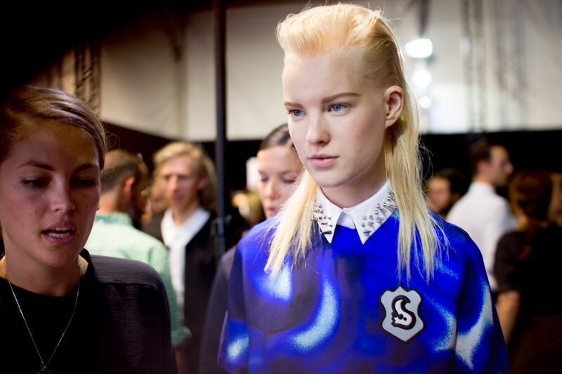 galleries/2013/10/03/best-of-backstage-at-paris-spring-summer-2014-photos/131002-paris-fashion13_cjctv1