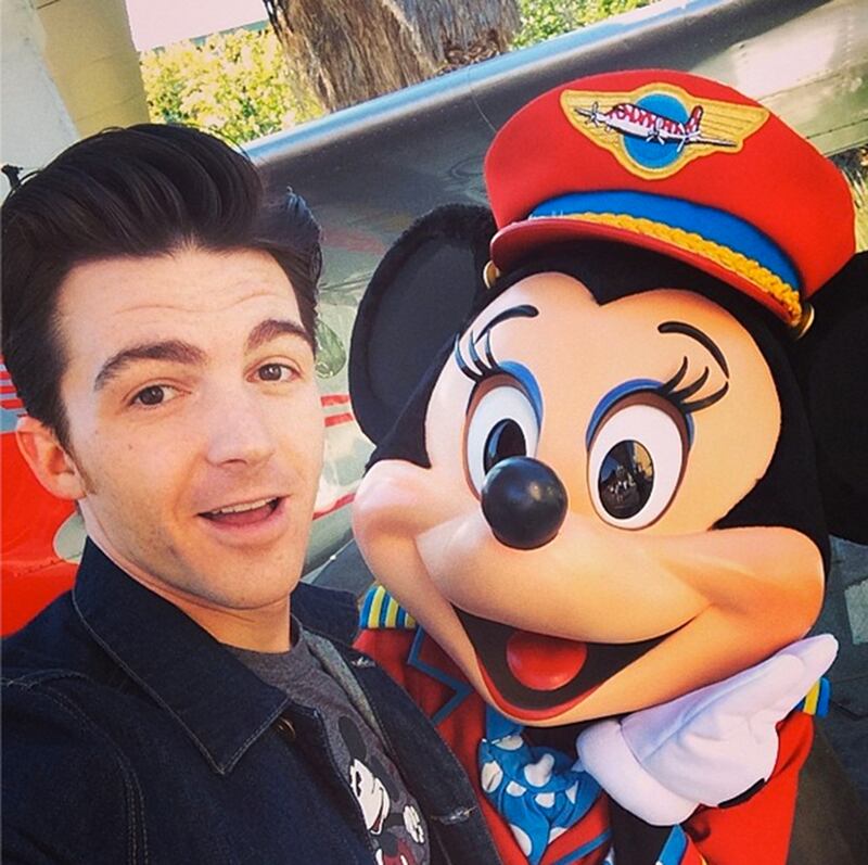 galleries/2014/04/12/oprah-james-franco-the-week-s-best-celebrity-selfies/140411-selfies-drakebell_h5ict7