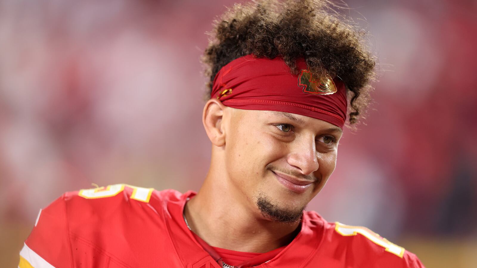 🚨UNBELIEVABLE SHOCKER: NFL Superstar Patrick Mahomes Secretly Rushes Into Animal Shelter on Labor Day Weekend, Personally Pulls 19 Dogs Off the Euthanasia List in a Tearful, Last-Minute Rescue That Stunned Staff, Fans, and the Entire Nation👇 - News
