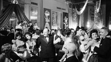 articles/2009/10/20/celebrating-new-yorks-grandest-hotel/pierre-hotel-gallery-launch_jfwiv1