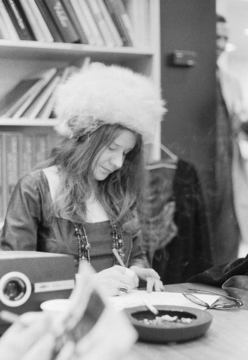 galleries/2014/11/08/janis-joplin-on-the-road-photos/141106-janis-joplin-8_gqdjre