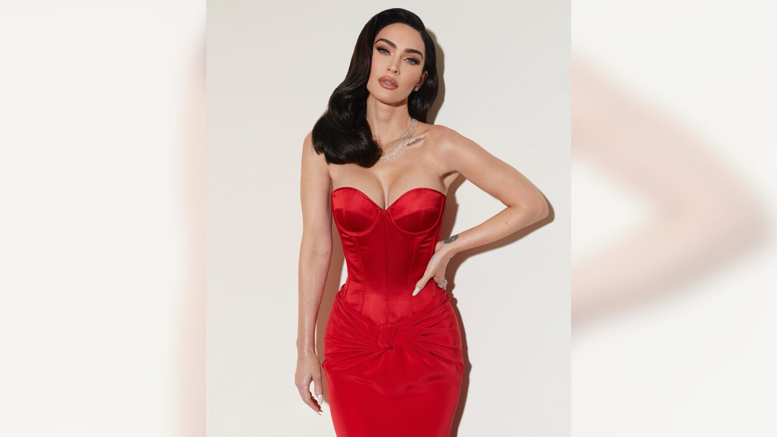 Blank_3000_x_1688_14_y551fn