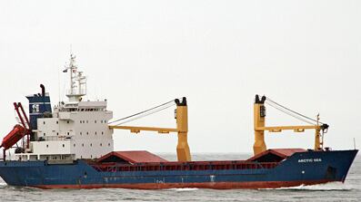 cheats/2009/08/12/piracy-in-european-waters/arctic-sea_dhfxin