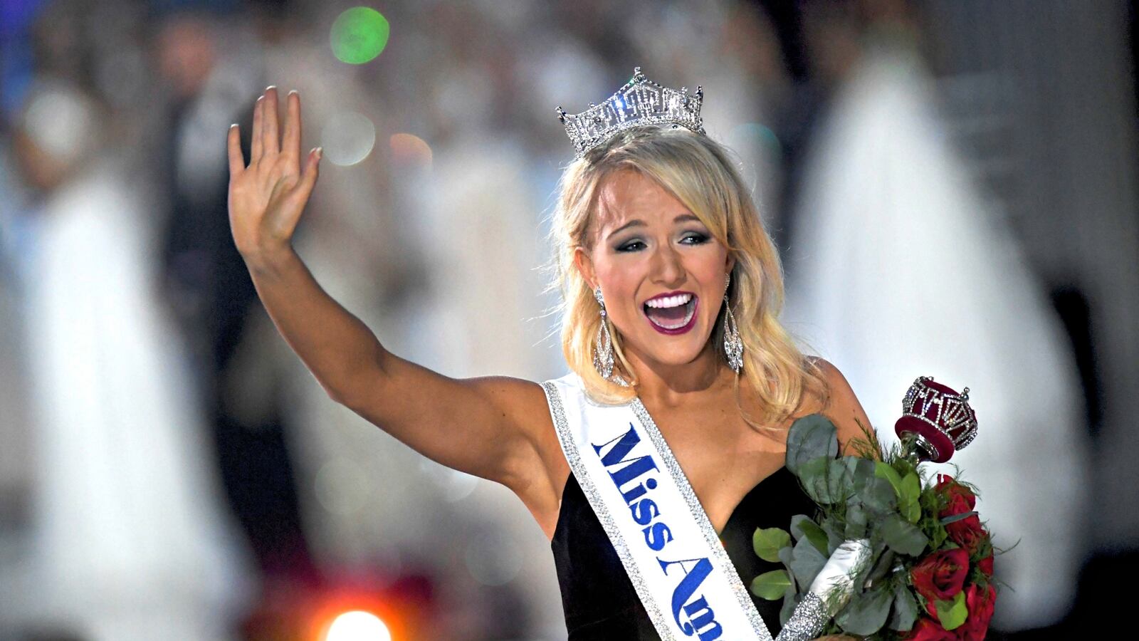 cheats/2016/09/12/miss-america-lectures-clinton-and-trump/160912-miss-america-cheat_q5be6x