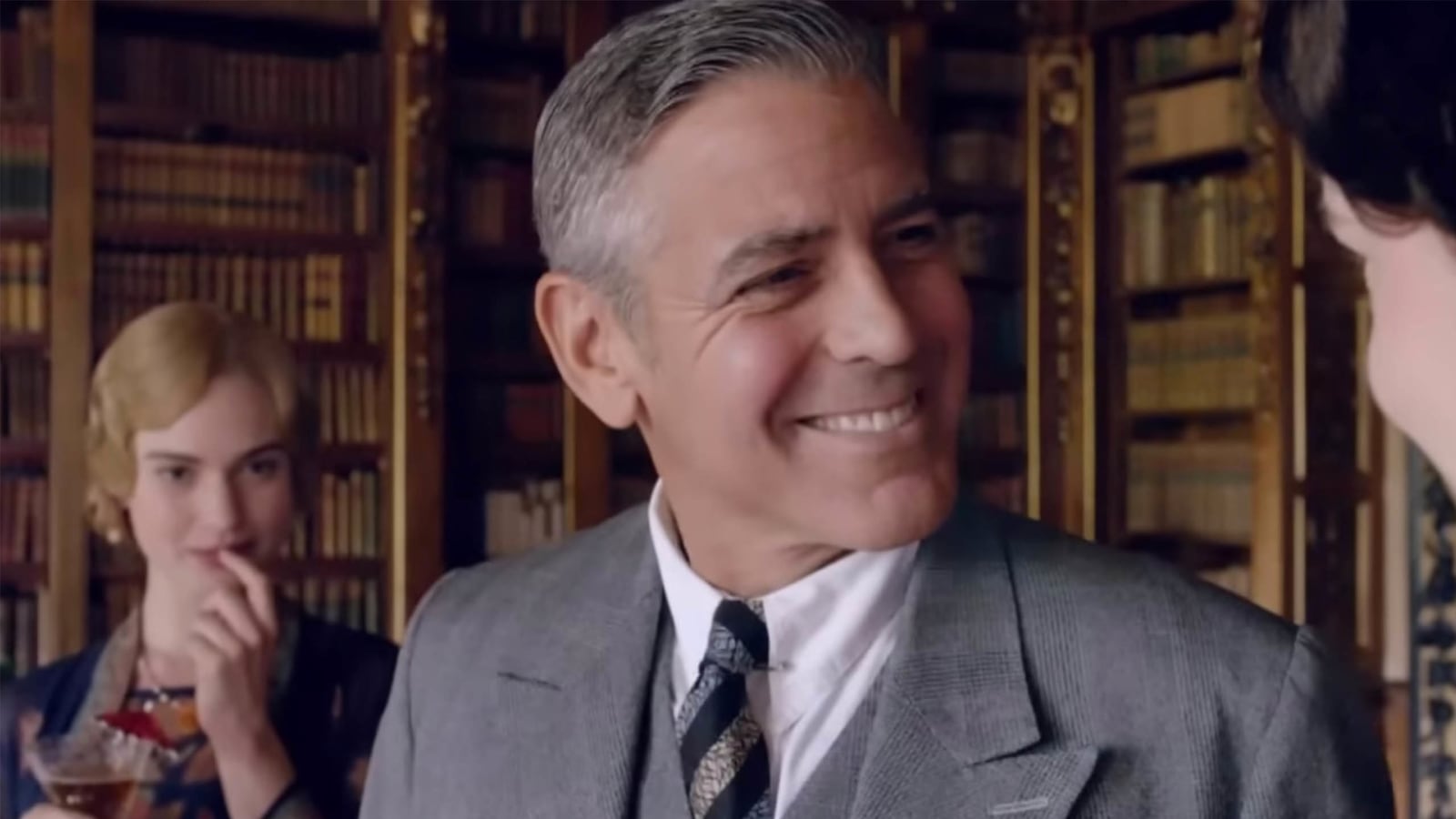 articles/2014/12/23/watch-the-countess-of-grantham-faint-as-clooney-kisses-her-for-fundraising-special/141223-skyes-clooney-tease_kmhtzp