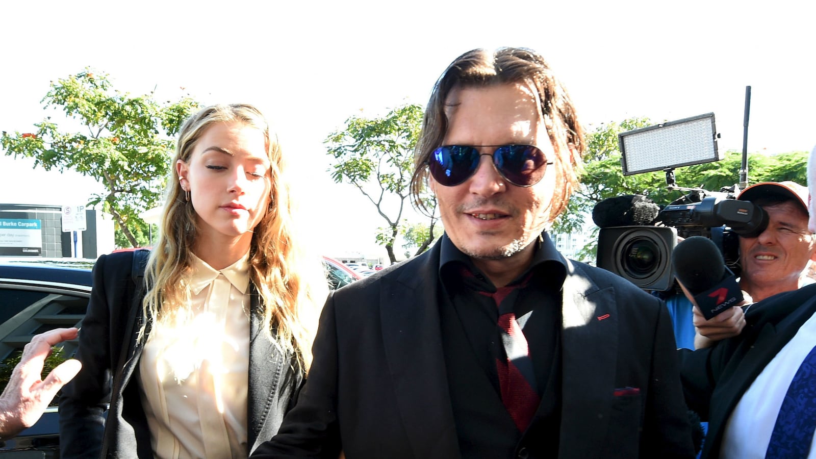 cheats/2016/05/25/tmz-johnny-depp-getting-divorced/160417-amber-heard-dog-trial-australia-cheat_lujeic