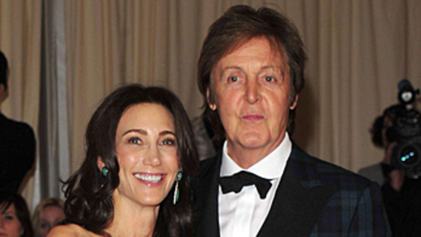 cheats/2011/05/06/paul-mccartney-engaged-to-nancy-shevell-new-york-businesswoman/mccartney-engaged_rmwlxe