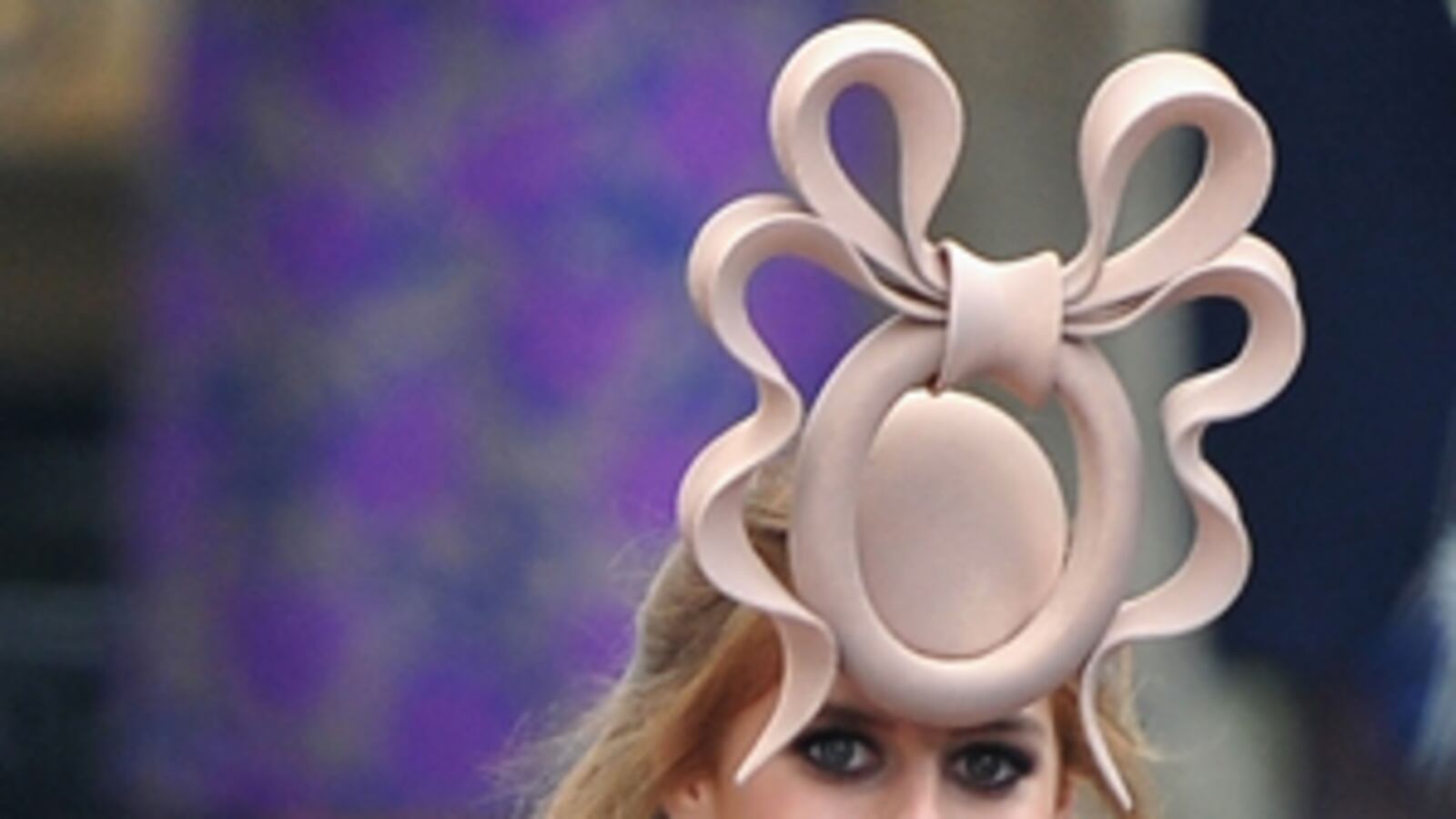 cheats/2011/05/23/princess-beatricersquos-hat-sells-for-130000/princess-beatrice_tkfutg