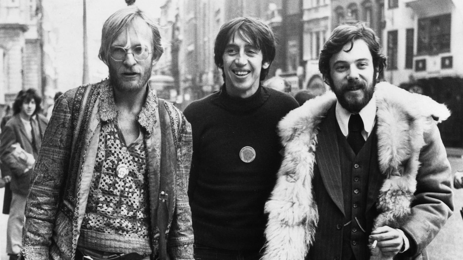 articles/2014/06/23/felix-dennis-counter-cultural-icon-and-publisher-who-spent-100m-on-fast-living-dies/140623-felix-dennis-sykes-tease_qsdwqt