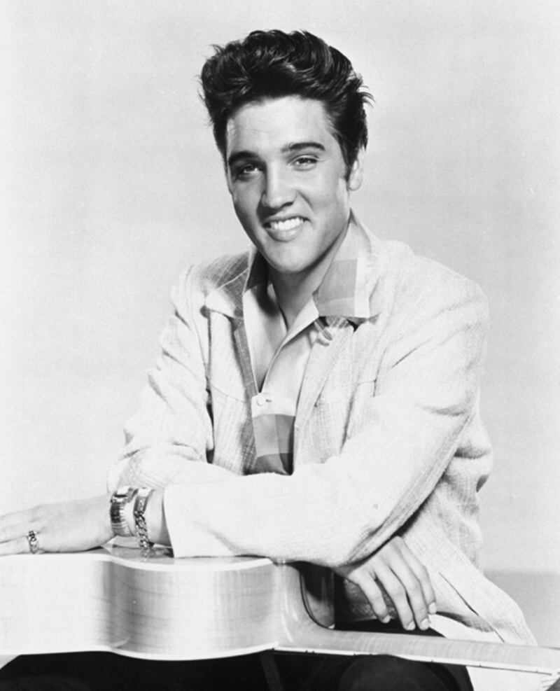 galleries/2012/08/02/pamela-anderson-jeff-holm-more-celebs-who-wear-there-s-something-about-mary-hair-photos/mary-hair-11_jfgl98