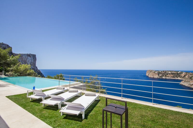 galleries/2014/10/25/omg-i-want-this-house-mallorca-photos/141024-omg-house-02_agjcov