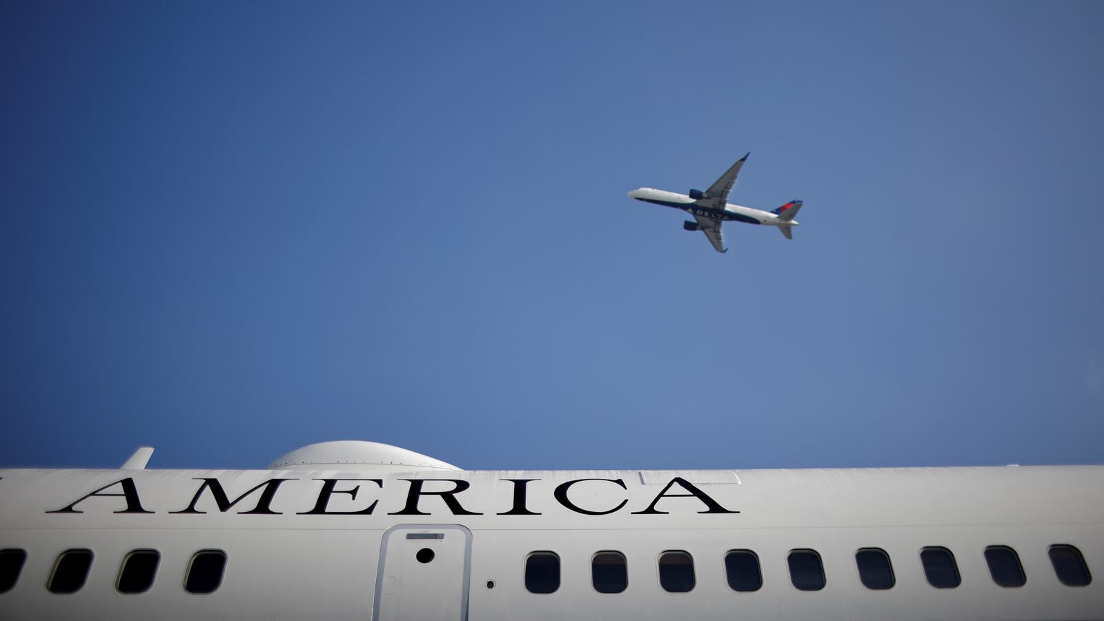 2021-04-05T154027Z_1462098638_RC2RPM9YPBPT_RTRMADP_3_USA-HARRIS_owjdnl