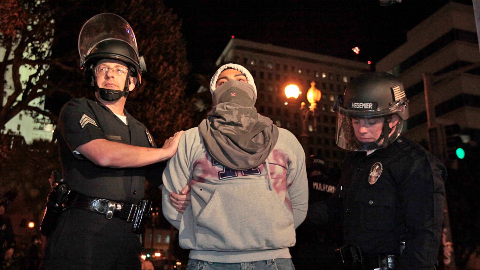 cheats/2011/11/30/police-raid-occupy-l-a/occupy-los-angeles-eviction-police-cheat_iycrlx