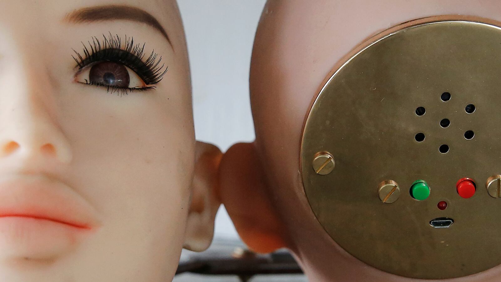 2018-07-25T230834Z_242403106_RC17FC936EA0_RTRMADP_3_CHINA-AI-SEXDOLLS_rebgeu