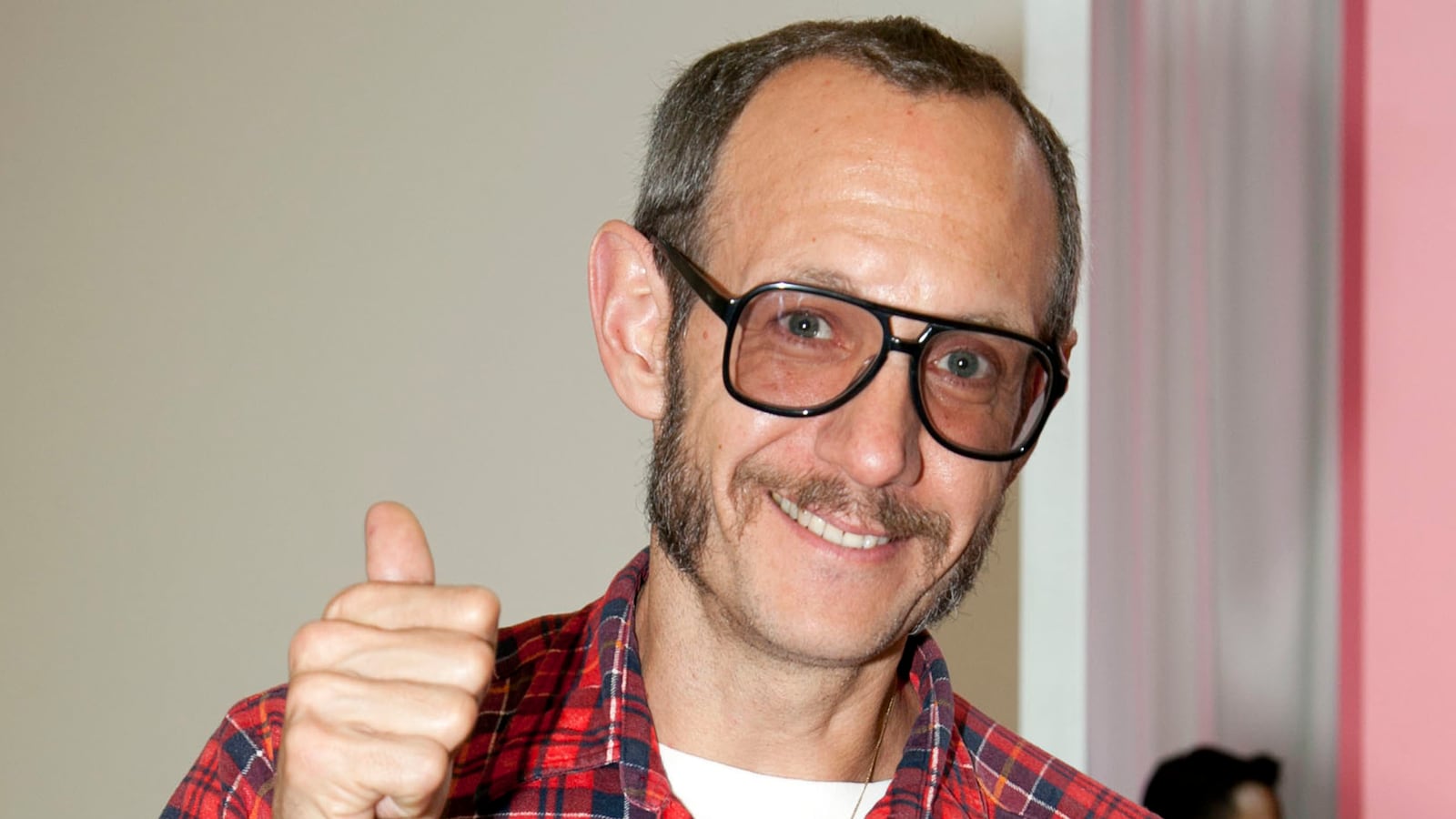 articles/2014/07/31/martha-stewart-poses-for-terry-richardson-net-a-porter-ceo-gets-epic-send-off/140731-terry-richardson-cheat_ebi5so