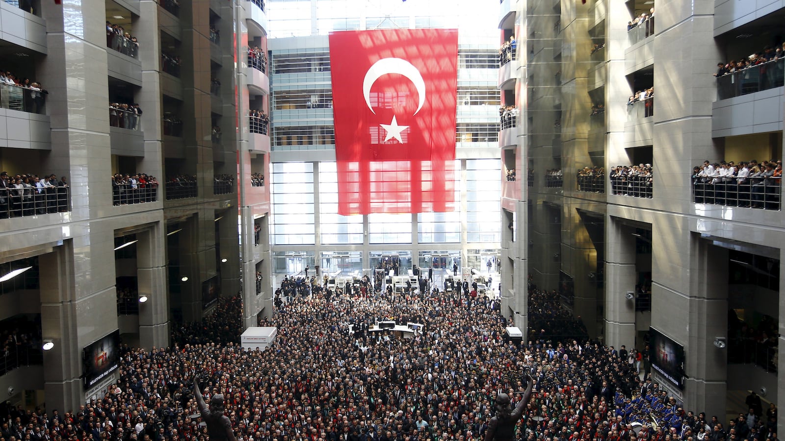 cheats/2015/04/01/turks-crackdown-after-prosecutor-killed/150401-turk-killing-cheat_efobxg