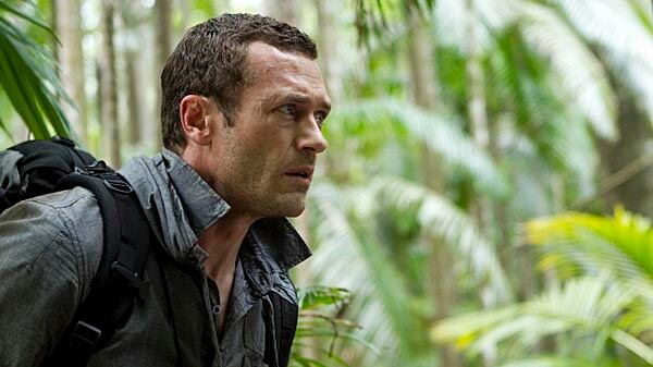 articles/2011/09/25/jason-o-mara-fights-dinosaurs-on-terra-nova-for-fox/jason-o-mara-terra-nova-fernandez_akwmq5