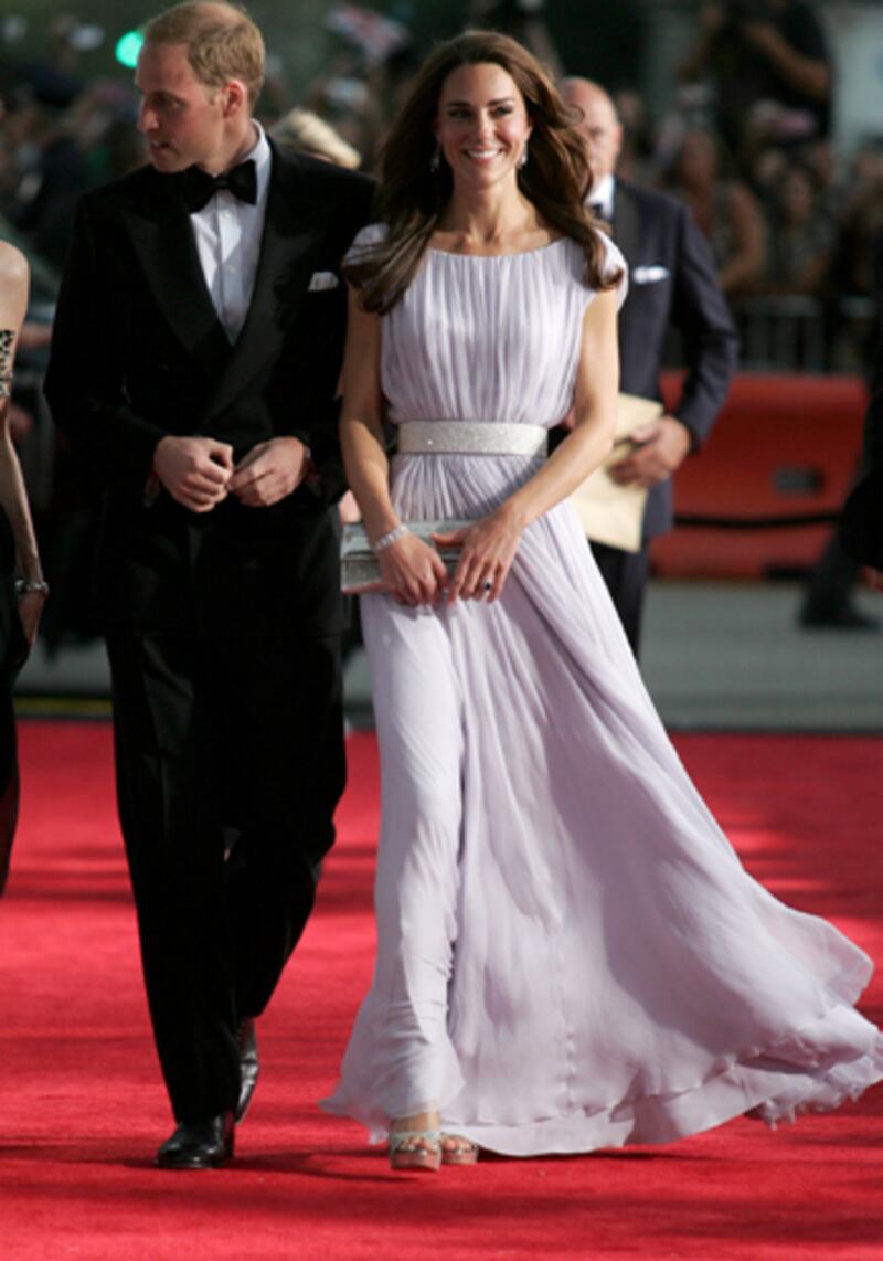 articles/2012/10/05/kate-middleton-helps-boost-mcqueen-profits-by-27/kate-mcqueen_wuoipt