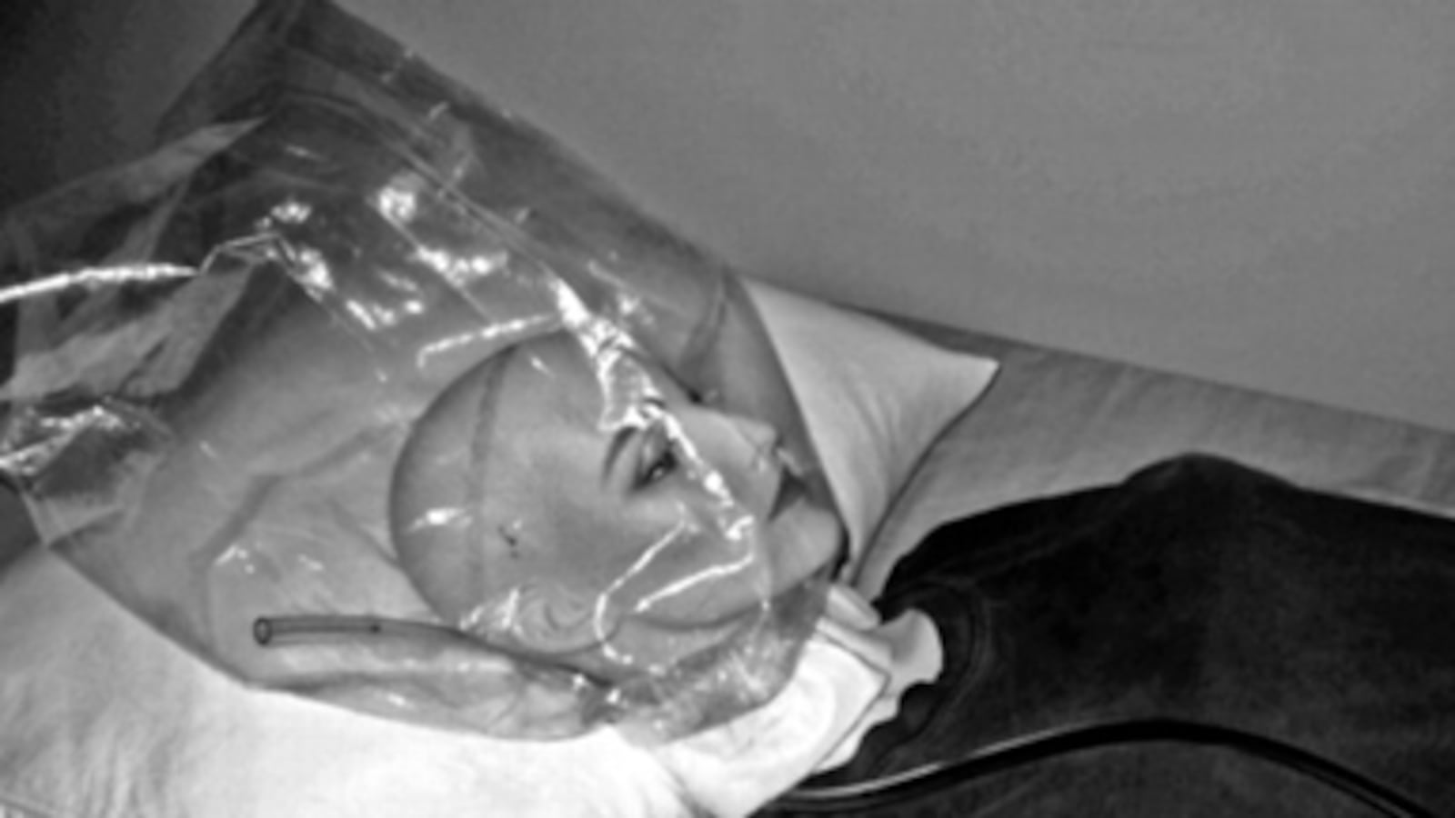 articles/2011/04/27/suicide-kits-the-91-year-old-woman-selling-instant-death-on-the-internet/ross-suicide-kits---2_ajrfha