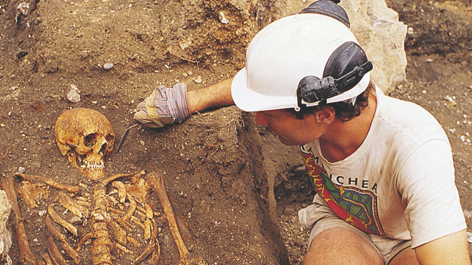 articles/2014/11/14/knowing-where-the-bodies-are-buried-an-excerpt-from-lives-in-ruins/141113-johnson-bones-tease_gtumpk