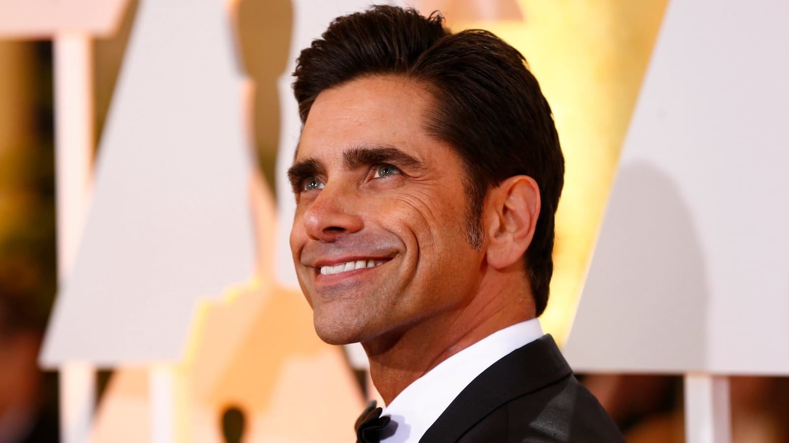 cheats/2015/06/13/john-stamos-arrested-for-dui/150613-john-stamos-cheat_yuwmzo