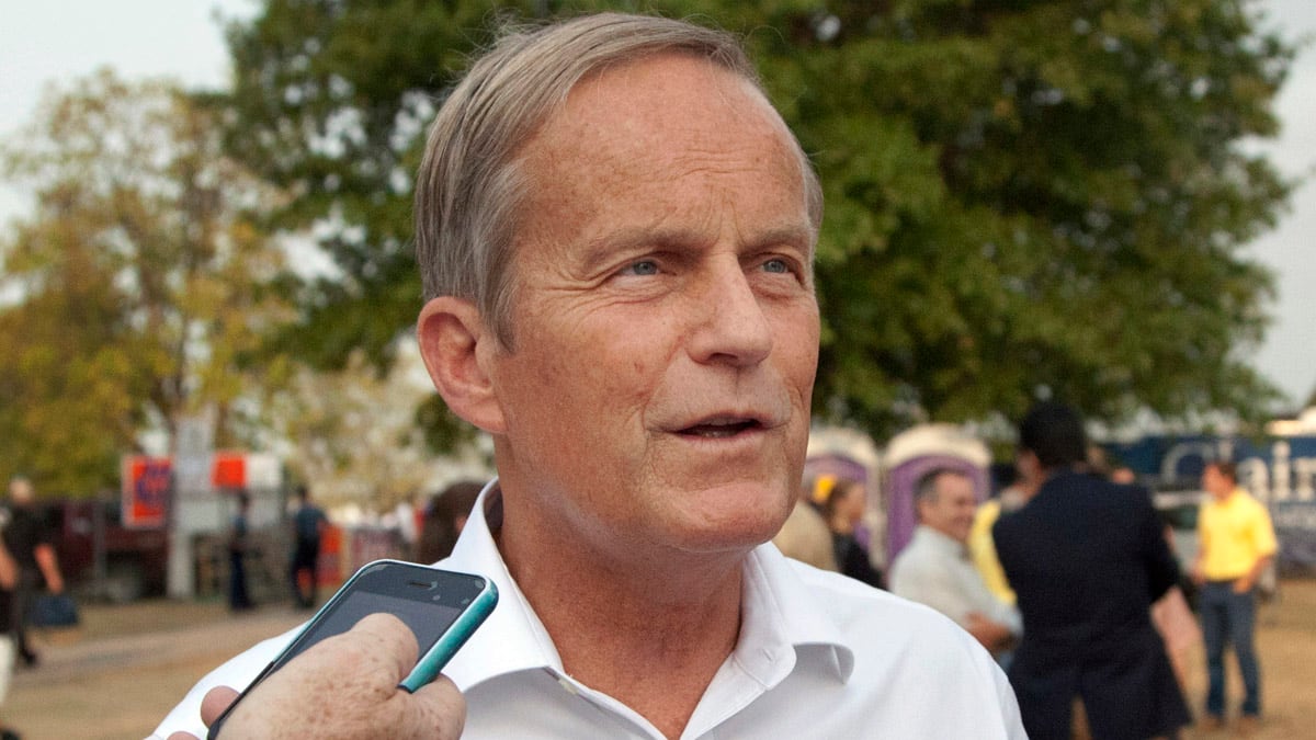 cheats/2012/08/21/todd-akin-i-m-not-dropping-out/todd-akin-i-am-not-a-quitter-cheat_ghimag