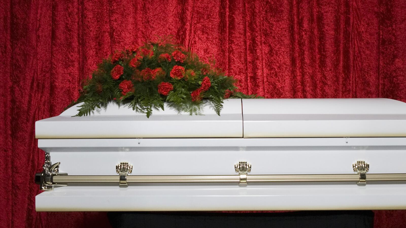 cheats/2014/02/28/man-found-alive-in-body-bag/140228-dead-man-cheat_cwxynm