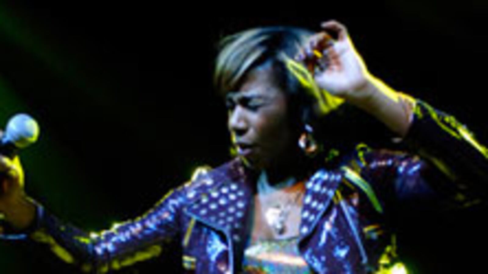 articles/2008/10/17/santogold-redefines-what-black-music-can-be/toure-santogold_1466_forhvo