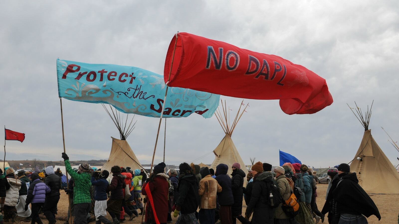 cheats/2016/12/04/army-corps-of-engineers-to-halt-work-on-dakota-access-pipeline/161128-dapl-evacuation-orders-cheat_mrfyyk