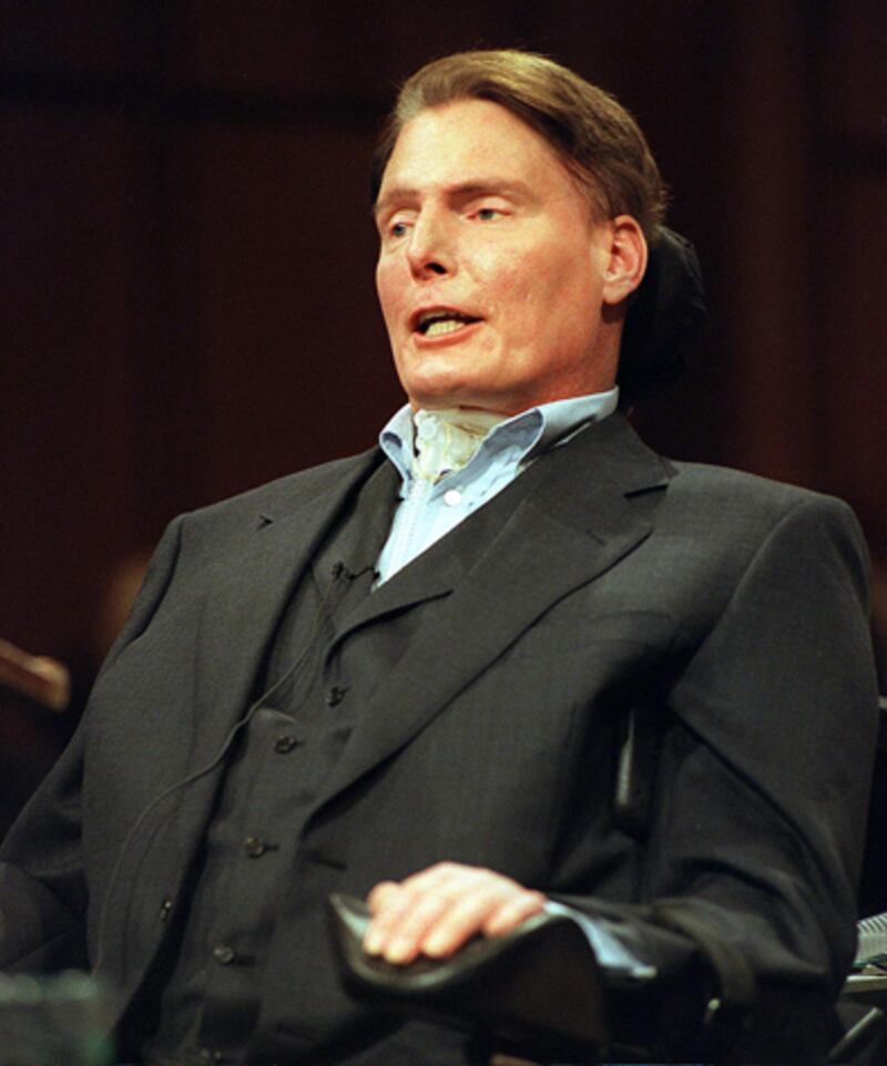 galleries/2012/07/10/paul-haggis-jeffrey-tambor-and-more-ex-scientologists-photos/ex-scientologists-christopher-reeve_ynikzz