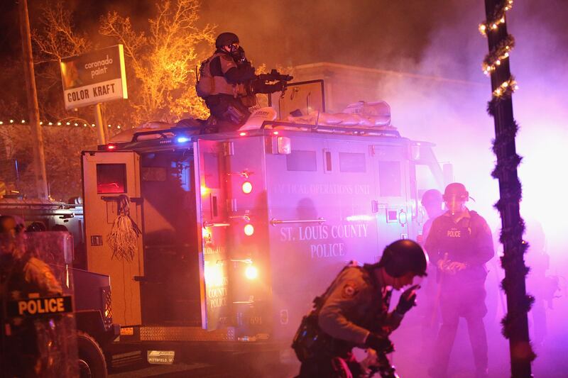 galleries/2014/11/24/fury-at-the-ferguson-decision-photos/141124-ferg-23_xfeohn